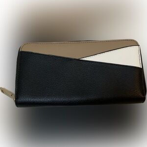 Wallet Rectangle Tan White Black Gold EUC